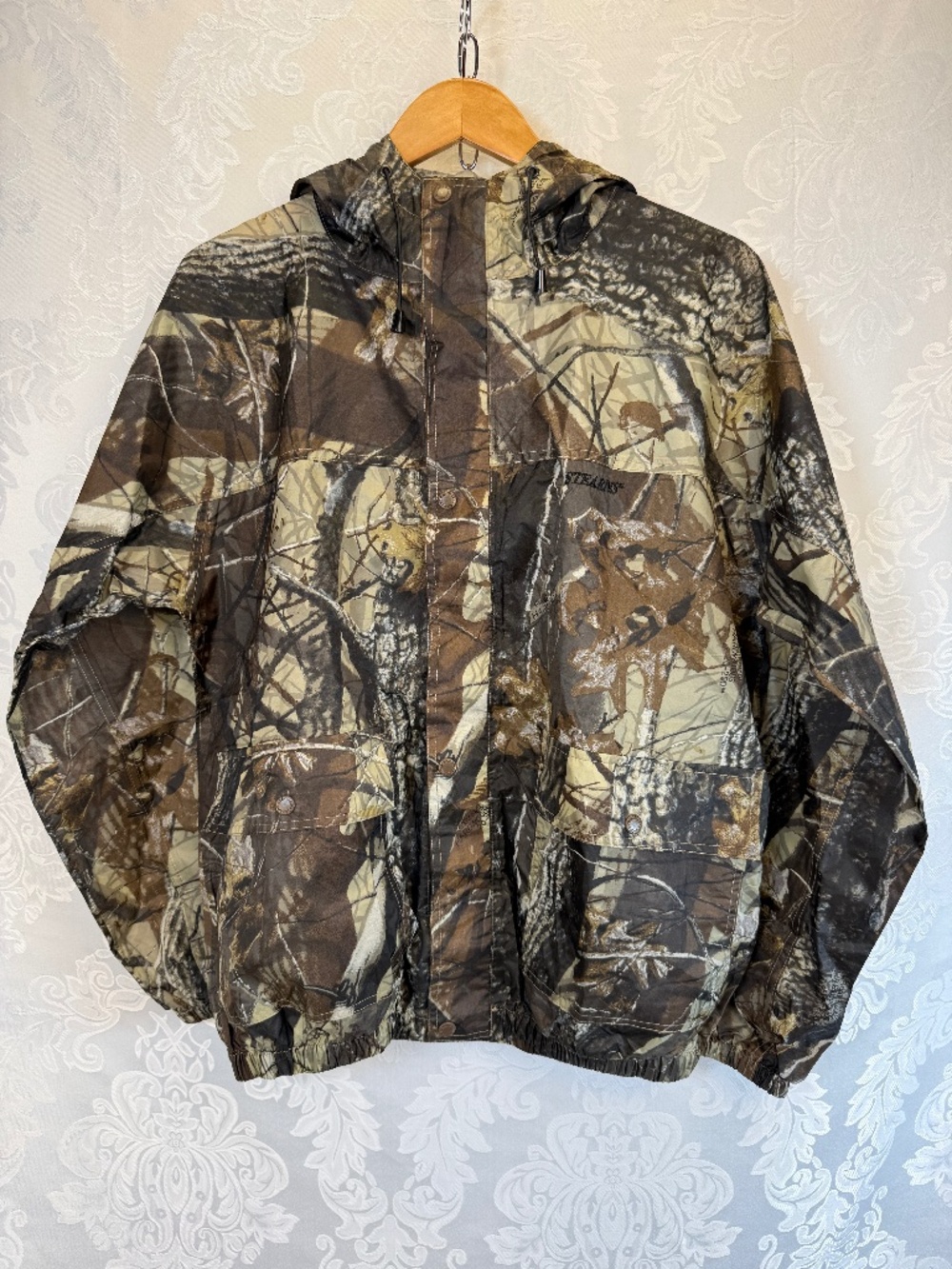 Stearns Dry Wear Camo Realtree Hardwoods Waterproof Jacket Men's Size Med w Pack